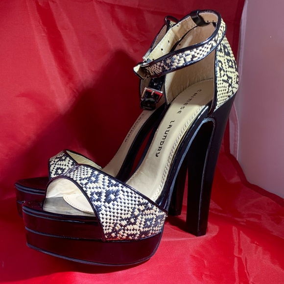 Chinese Laundry Shoes - Chinese Laundry  “Trend Setter”  Platform Sandal